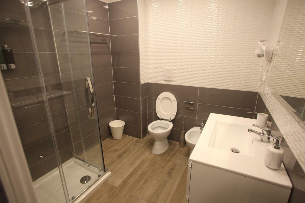 Garibaldi Station 2Punto0 Bed and Breakfast Napoli Eksteriør billede